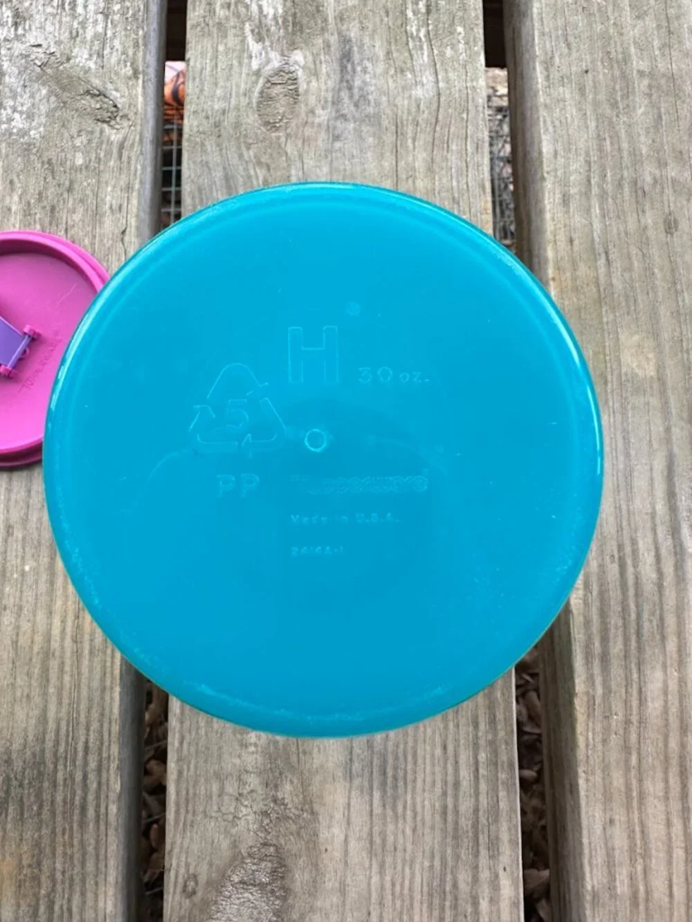 Vintage Tupperware Mega Tumbler 30oz Thirstquake Teal Purple Pink Lid 2414a 603 - Picture 5 of 5